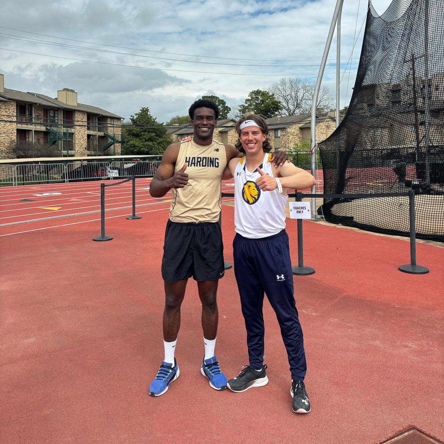 Kelmen de Carvalho (links) und Joshua Kommer von der LG Steinlach-Zollern studieren aktuell in den USA und starten dort für ihre Universitäts-Teams.