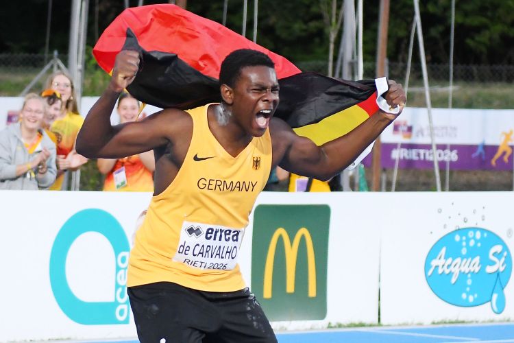 images/stories/Leichtathletik/2026/2026-Clesio-de-Carvalho-feiert-seinen-Triumph-bei-der-U18-EM-in-Rieti-Foto-IrisHensel.jpg#joomlaImage://local-images/stories/Leichtathletik/2026/2026-Clesio-de-Carvalho-feiert-seinen-Triumph-bei-der-U18-EM-in-Rieti-Foto-IrisHensel.jpg?width=2000&height=1334