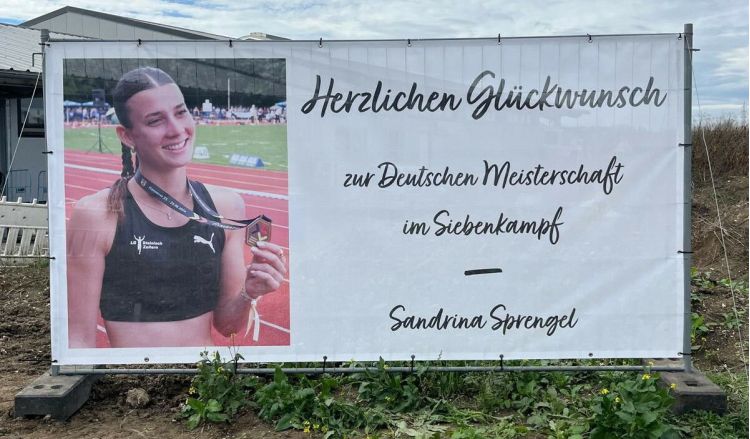 images/stories/Leichtathletik/2024/2024-Sandrina-Plakat-Grosselfingen.jpg#joomlaImage://local-images/stories/Leichtathletik/2024/2024-Sandrina-Plakat-Grosselfingen.jpg?width=&height=