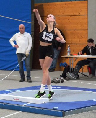Nina Richter holte mit 11,11 Metern im Kugelstoßen die Goldmedaille in ihrer Altersklasse.