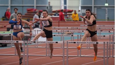 Sandrina Sprengel beri den 60m-Hürden