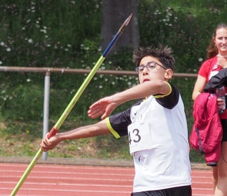 images/stories/Leichtathletik/2025/2025-05-24_Regio-Wurf_U14-U16_Frickenhausen-Foto-Paul.JPG#joomlaImage://local-images/stories/Leichtathletik/2025/2025-05-24_Regio-Wurf_U14-U16_Frickenhausen-Foto-Paul.JPG?width=902&height=1386