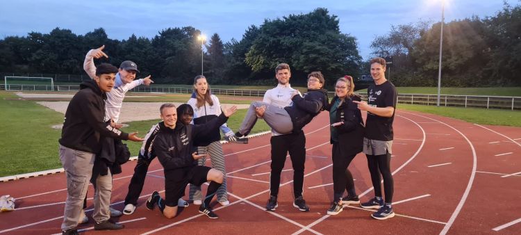 images/stories/Leichtathletik/2025/2025-Starker-Saisonabschluss-bei-den-Oberpfalzmeisterschaften-Foto.jpeg#joomlaImage://local-images/stories/Leichtathletik/2025/2025-Starker-Saisonabschluss-bei-den-Oberpfalzmeisterschaften-Foto.jpeg?width=2016&height=908