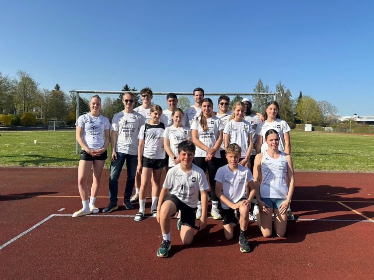 images/stories/Leichtathletik/2026/2026-04-11_Altshausen-Werfertag-Gruppenfoto.jpg#joomlaImage://local-images/stories/Leichtathletik/2026/2026-04-11_Altshausen-Werfertag-Gruppenfoto.jpg?width=2048&height=1536
