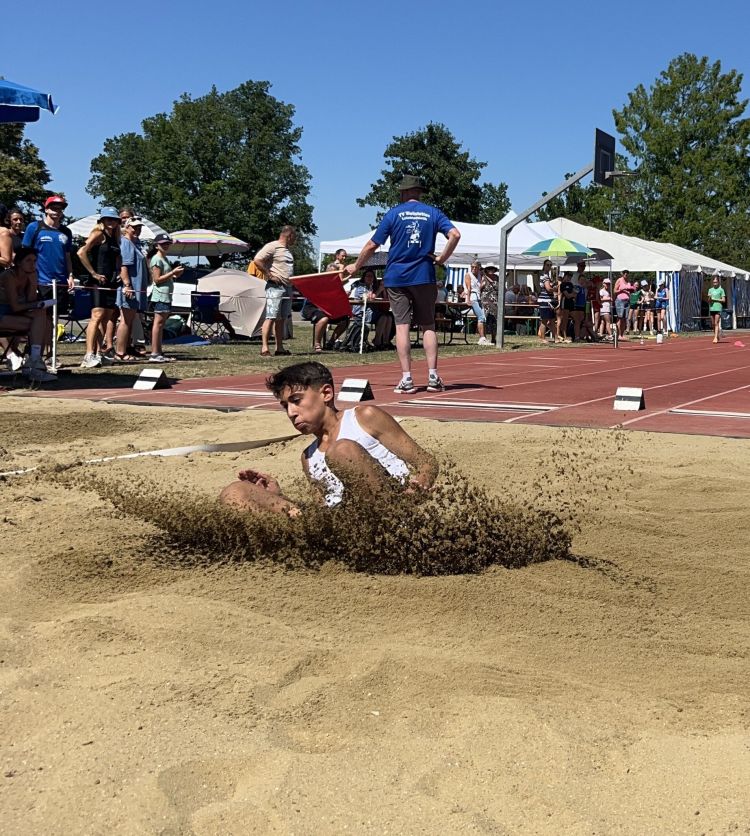 images/stories/Leichtathletik/2025/2025-06-29_Bericht-4-Kampf_Weilstetten-Foto-Paul.JPG#joomlaImage://local-images/stories/Leichtathletik/2025/2025-06-29_Bericht-4-Kampf_Weilstetten-Foto-Paul.JPG?width=1904&height=2123