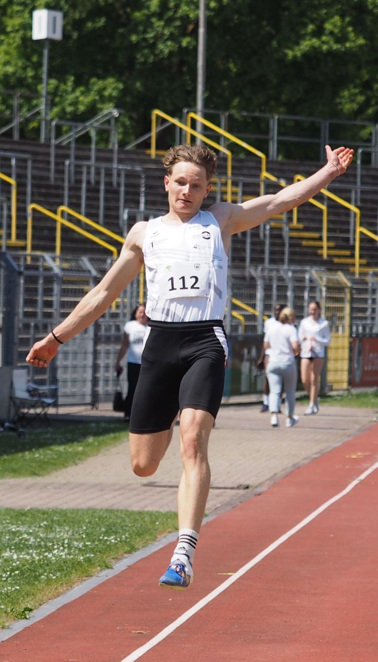 images/stories/Leichtathletik/2026/2026-Kleinschroth.jpg#joomlaImage://local-images/stories/Leichtathletik/2026/2026-Kleinschroth.jpg?width=1299&height=2270