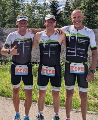 (vlnr) Jürgen Haug, Rudi Kienzle und Jochen Baer traten in der Masterswertung für die LG Steinlach-Zollern an.