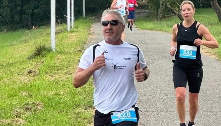 images/stories/Lauftreff/2025/Pannoramalauf/2025-Panoramalauf-Foto.JPG#joomlaImage://local-images/stories/Lauftreff/2025/Pannoramalauf/2025-Panoramalauf-Foto.JPG?width=818&height=1185