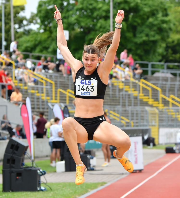 images/stories/Leichtathletik/2025/DM-Ulm/2025-07-0506_DM-U16-U23-Clesio-Sandrina-Foto-Sandrina-2-Foto-Iris-Hensel.jpg#joomlaImage://local-images/stories/Leichtathletik/2025/DM-Ulm/2025-07-0506_DM-U16-U23-Clesio-Sandrina-Foto-Sandrina-2-Foto-Iris-Hensel.jpg?width=1900&height=2093
