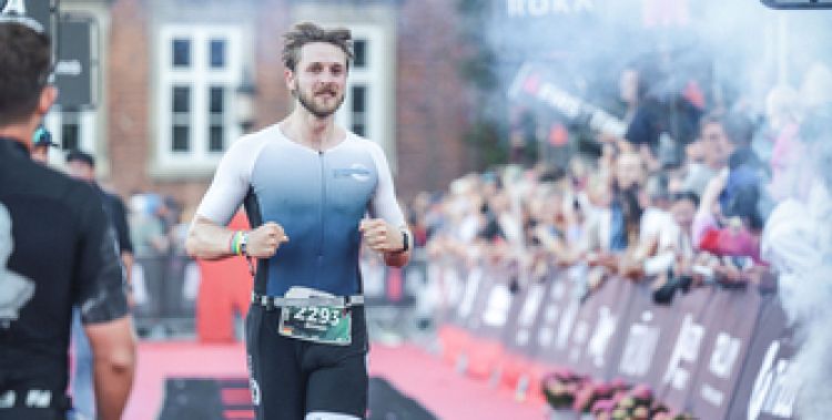 images/stories/Triathlon/2025/Triathlon-Kopenhagen/2025-08-17_Ironman-Kopenhagen-Simon-Foto-Ziel_klein.jpeg#joomlaImage://local-images/stories/Triathlon/2025/Triathlon-Kopenhagen/2025-08-17_Ironman-Kopenhagen-Simon-Foto-Ziel_klein.jpeg?width=576&height=300