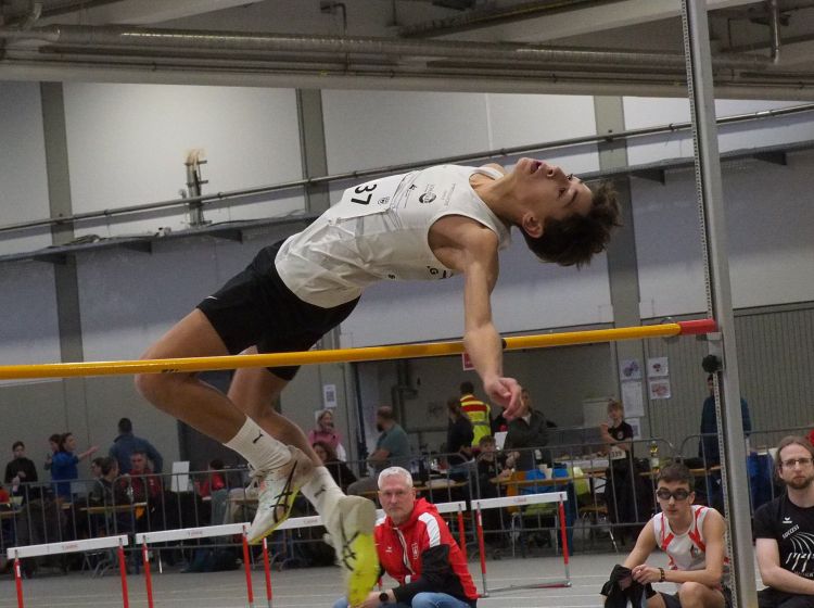 images/stories/Leichtathletik/2025/2025-12-06_Hallensportfest-Ulm-2-Foto-Hochsprung.JPG#joomlaImage://local-images/stories/Leichtathletik/2025/2025-12-06_Hallensportfest-Ulm-2-Foto-Hochsprung.JPG?width=2944&height=2198