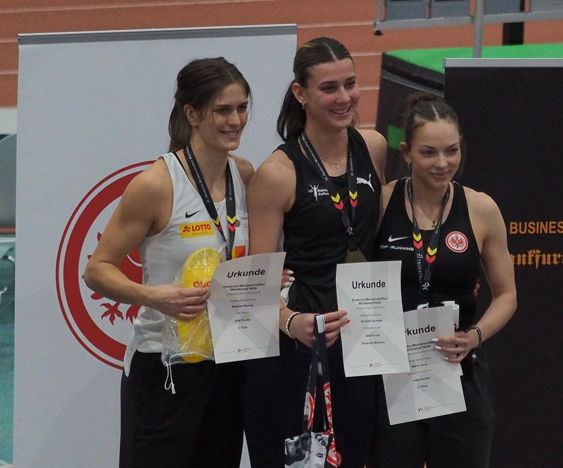 Sandrina Sprengel setzte sich mit 4.455 Punkten deutlich von ihren Konkurrentinnen ab und gewann souverän der DM-Titel im Hallenfünfkampf der Damen.