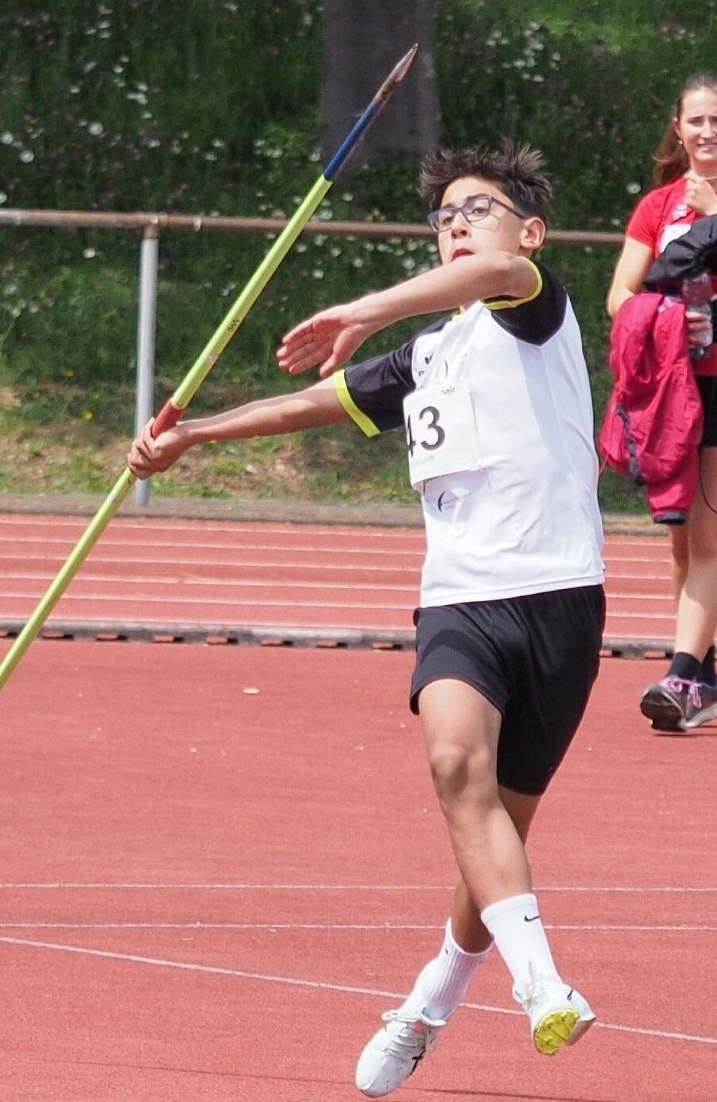 images/stories/Leichtathletik/2025/2025-05-24_Regio-Wurf_U14-U16_Frickenhausen-Foto-Paul.JPG#joomlaImage://local-images/stories/Leichtathletik/2025/2025-05-24_Regio-Wurf_U14-U16_Frickenhausen-Foto-Paul.JPG?width=902&height=1386