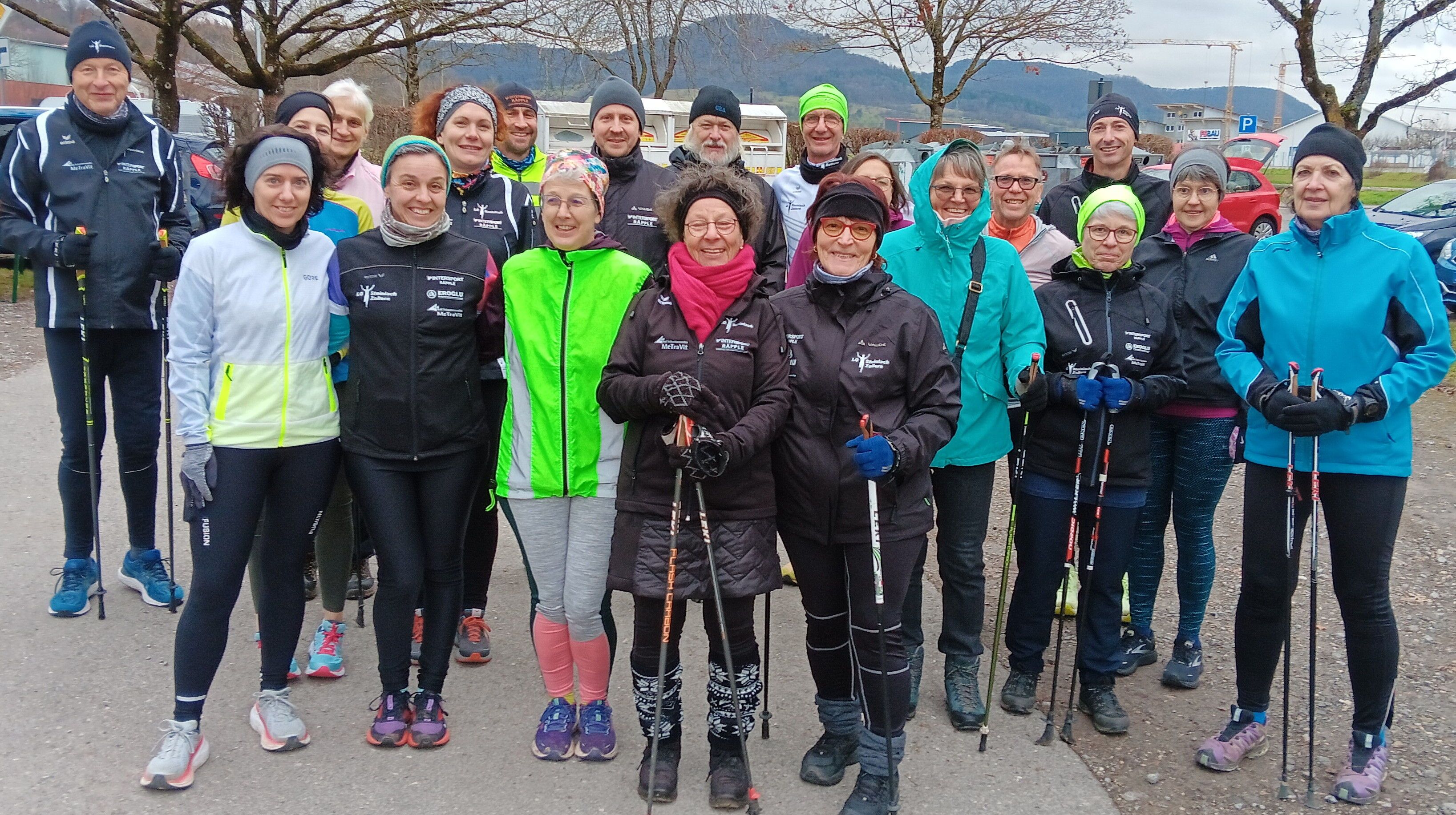 Läufer und Nordic Walker der LG Steinlach-Zollern haben sich zum traditionellen „Bredleslauf und -walk“ getroffen.